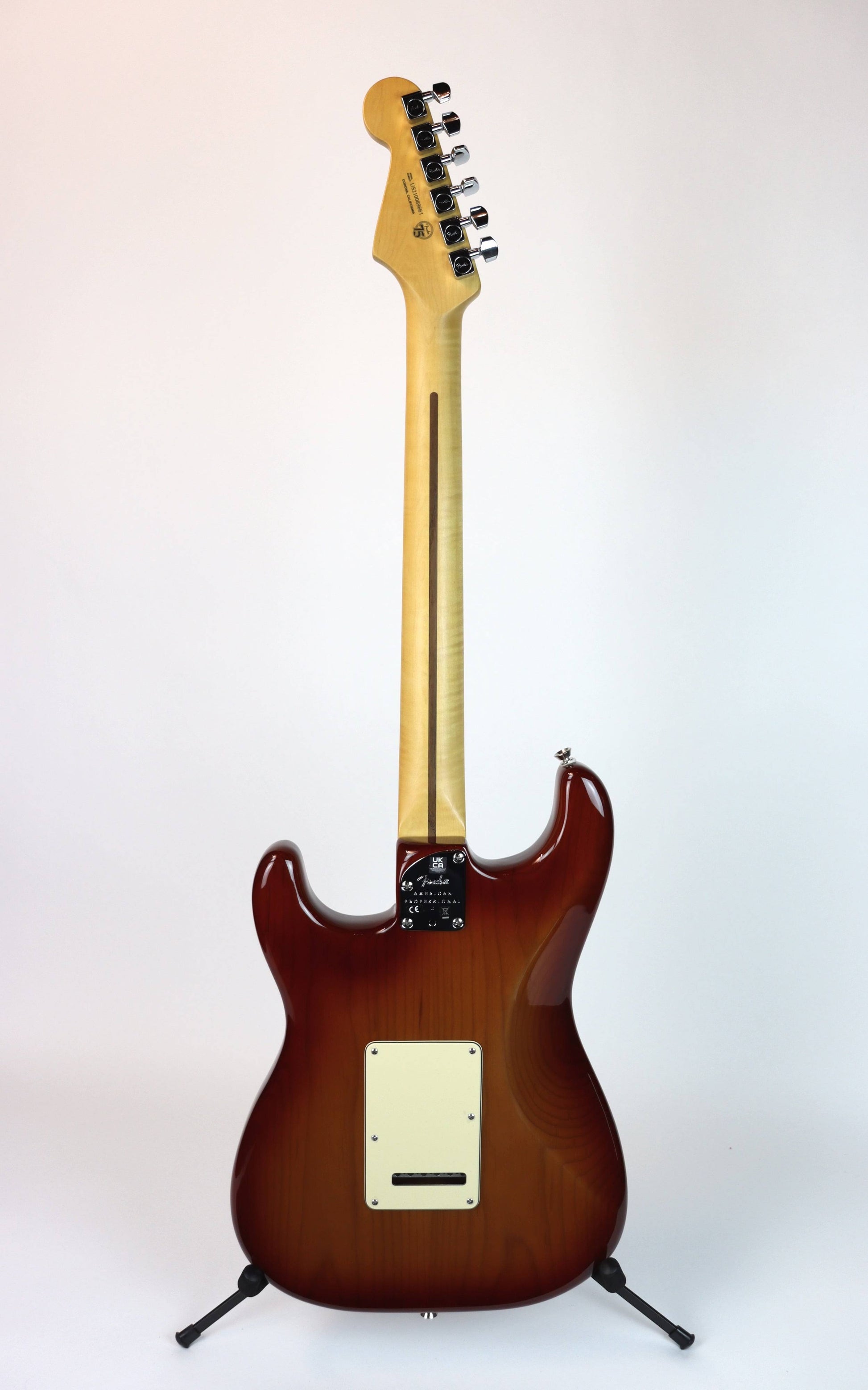 Fender American Professional II Stratocaster Maple, Sienna Sunburst